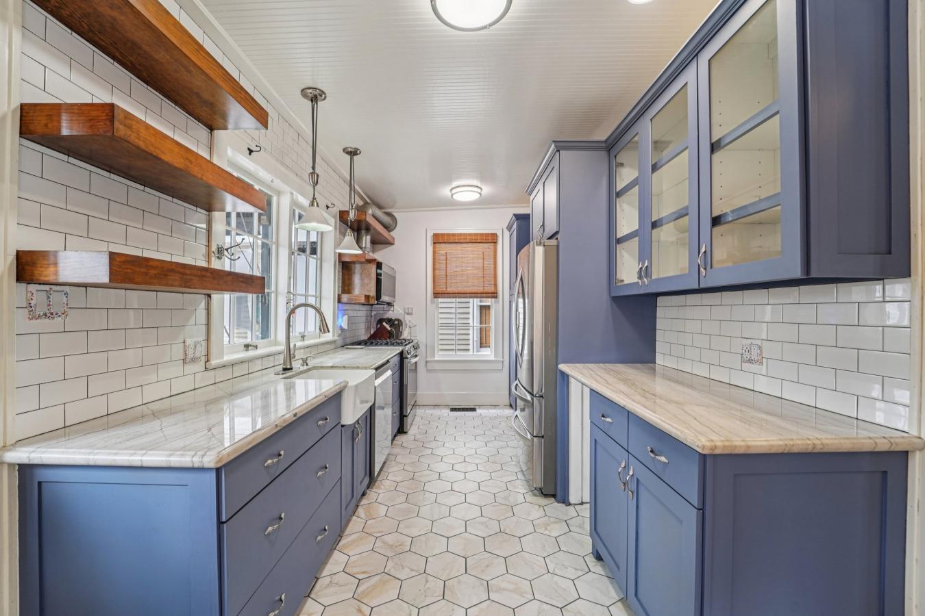 Galveston, Galveston, 77550, United States, 5 Bedrooms Bedrooms, ,3 BathroomsBathrooms,Residential,For Sale,2003825