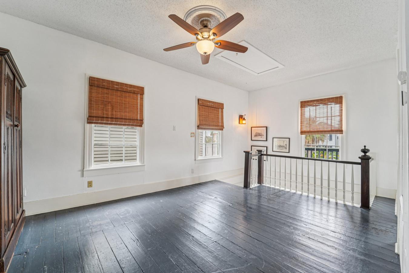 Galveston, Galveston, 77550, United States, 5 Bedrooms Bedrooms, ,3 BathroomsBathrooms,Residential,For Sale,2003825