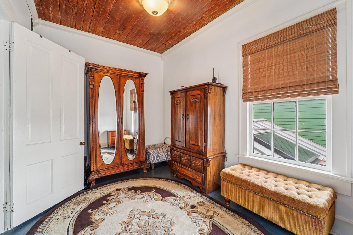 Galveston, Galveston, 77550, United States, 5 Bedrooms Bedrooms, ,3 BathroomsBathrooms,Residential,For Sale,2003825