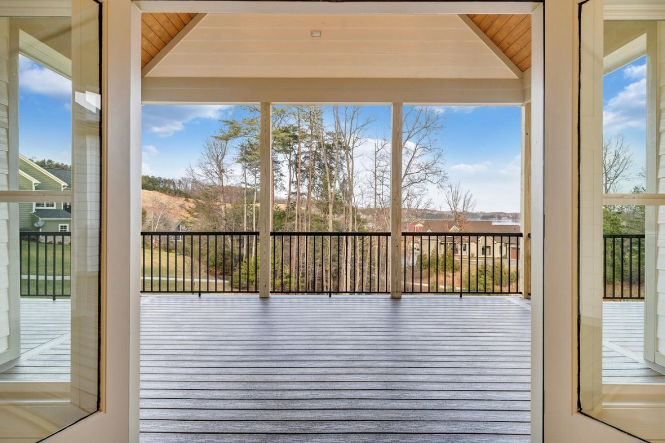 Moneta, Franklin County, 24121, United States, 5 Bedrooms Bedrooms, ,4 BathroomsBathrooms,Residential,For Sale,2003822