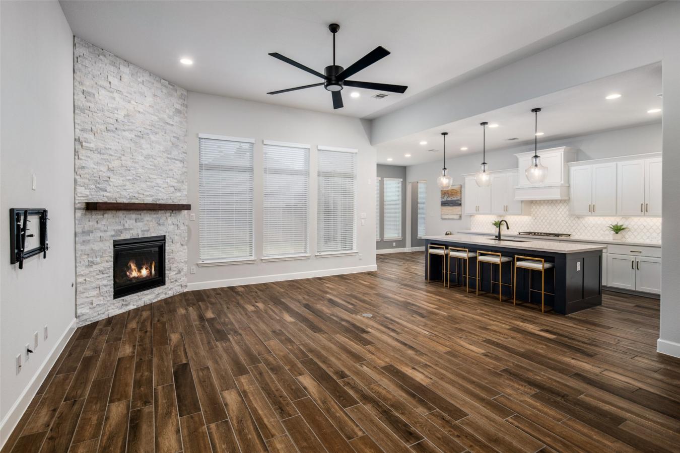 Aubrey, Denton, 76227, United States, 4 Bedrooms Bedrooms, ,3 BathroomsBathrooms,Residential,For Sale,2003820