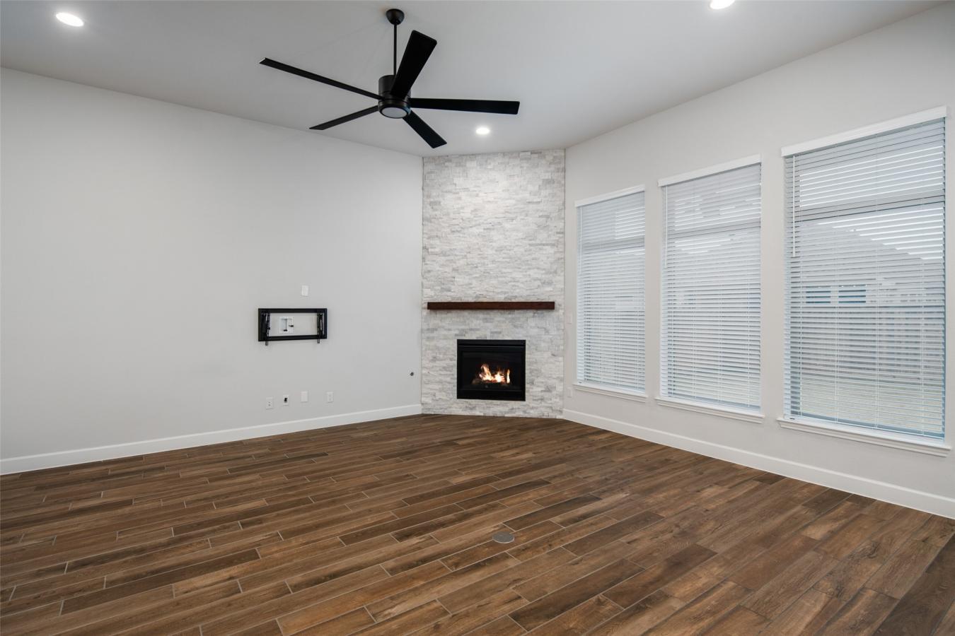 Aubrey, Denton, 76227, United States, 4 Bedrooms Bedrooms, ,3 BathroomsBathrooms,Residential,For Sale,2003820