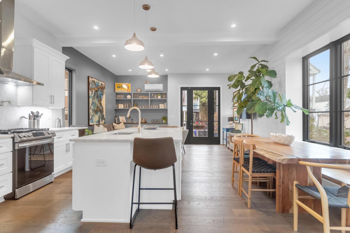 Charleston, Charleston, 29403, United States, 3 Bedrooms Bedrooms, ,3 BathroomsBathrooms,Residential,For Sale,2003810