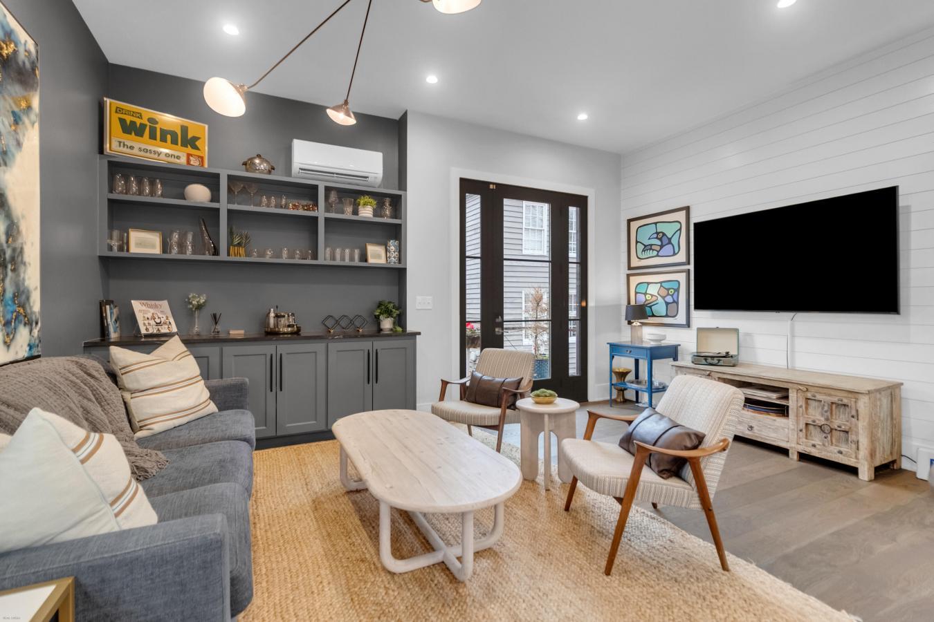 Charleston, Charleston, 29403, United States, 3 Bedrooms Bedrooms, ,3 BathroomsBathrooms,Residential,For Sale,2003810