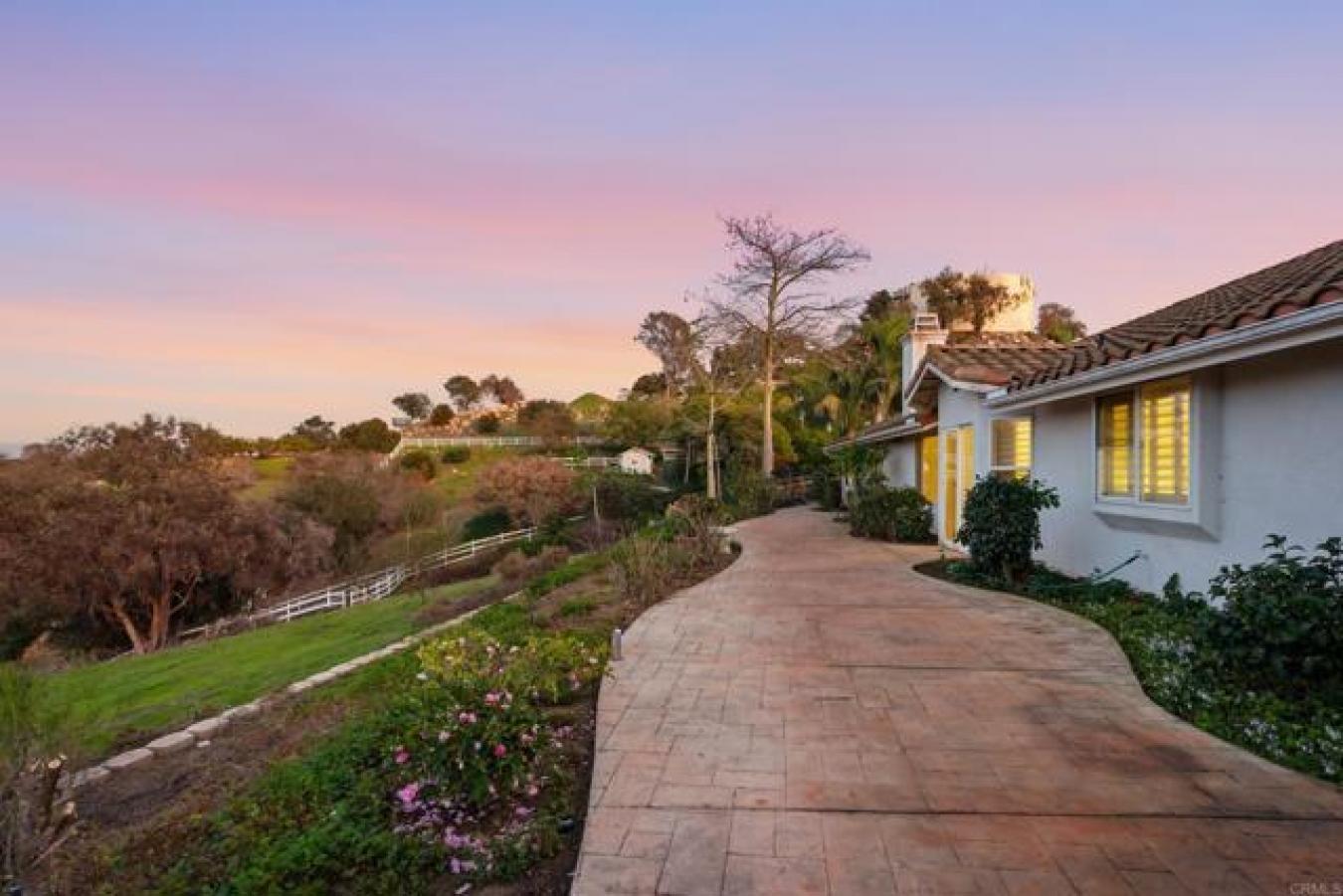 Fallbrook, San Diego, 92028, United States, 4 Bedrooms Bedrooms, ,3 BathroomsBathrooms,Residential,For Sale,2003808