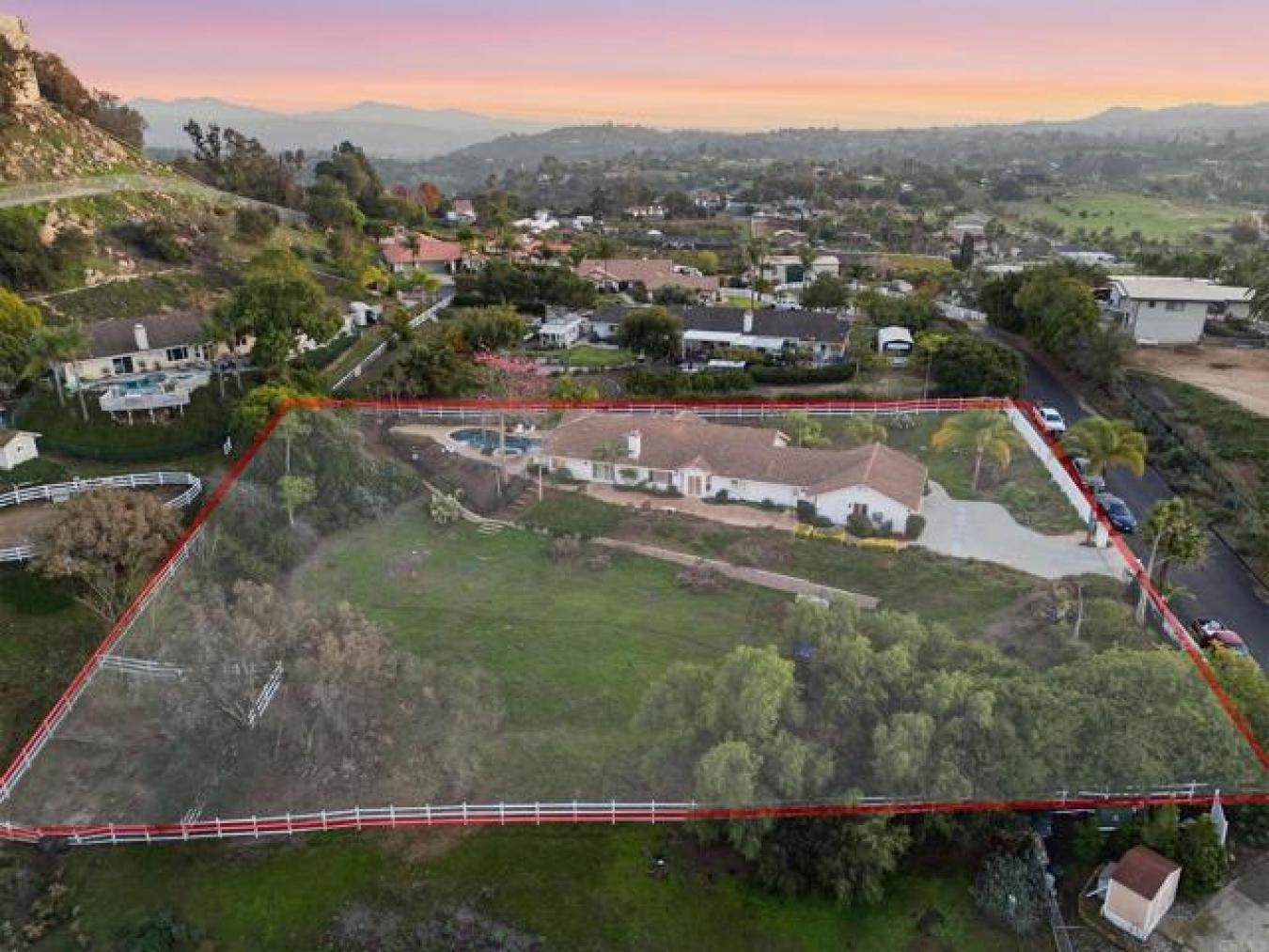 Fallbrook, San Diego, 92028, United States, 4 Bedrooms Bedrooms, ,3 BathroomsBathrooms,Residential,For Sale,2003808