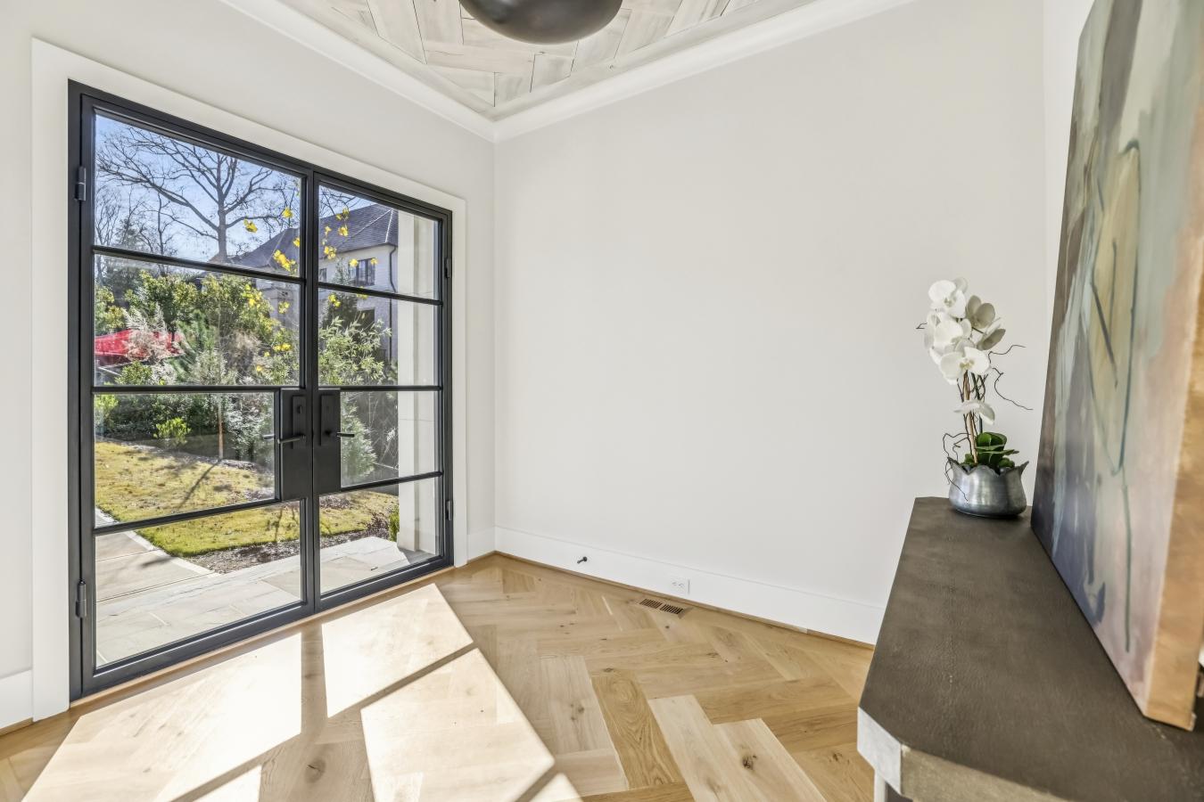 Atlanta, Georgia, 30342, United States, 6 Bedrooms Bedrooms, ,7 BathroomsBathrooms,Residential,For Sale,2003806