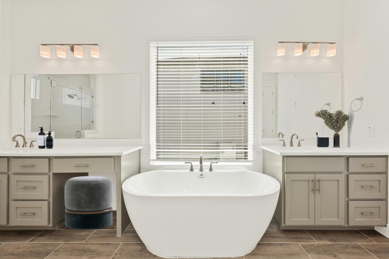 Austin, Travis, 78738, United States, 5 Bedrooms Bedrooms, ,4 BathroomsBathrooms,Residential,For Sale,2003803