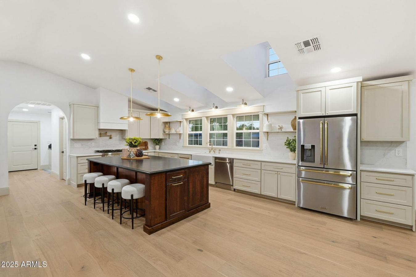 Phoenix, Maricopa, 85008, United States, 5 Bedrooms Bedrooms, ,3 BathroomsBathrooms,Residential,For Sale,2003801