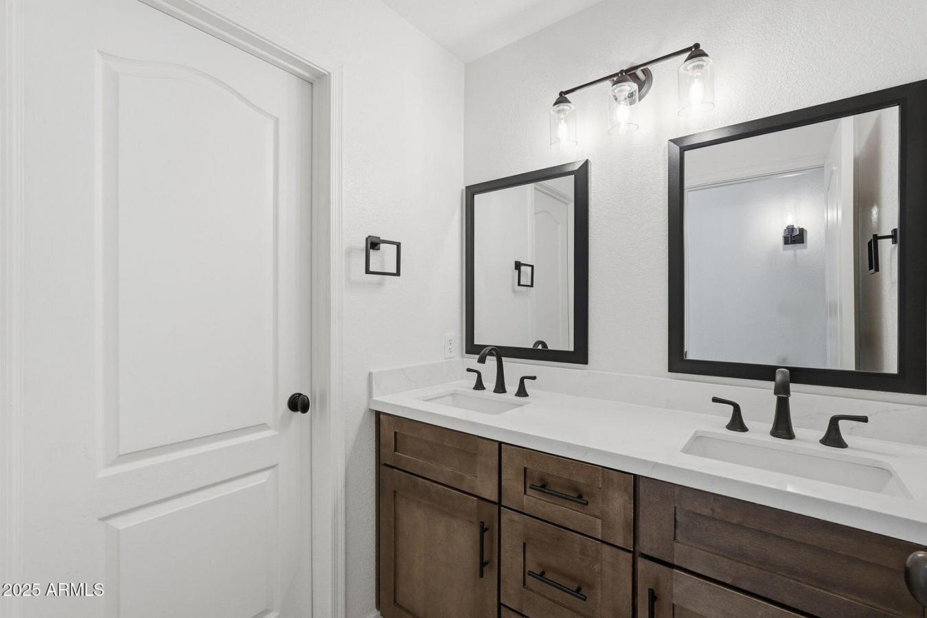 Phoenix, Maricopa, 85008, United States, 5 Bedrooms Bedrooms, ,3 BathroomsBathrooms,Residential,For Sale,2003801