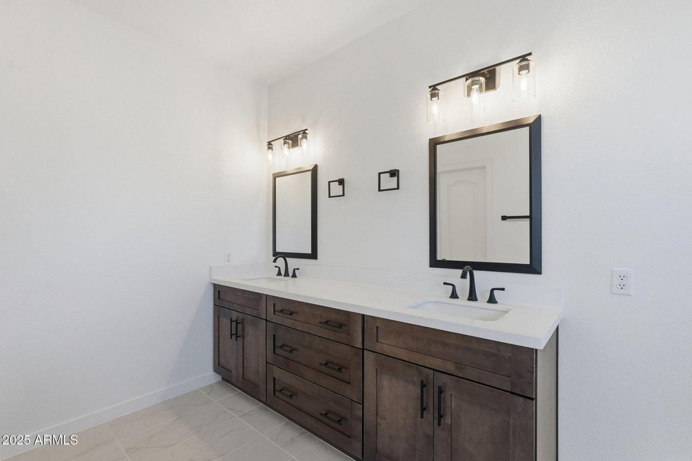 Phoenix, Maricopa, 85008, United States, 5 Bedrooms Bedrooms, ,3 BathroomsBathrooms,Residential,For Sale,2003801