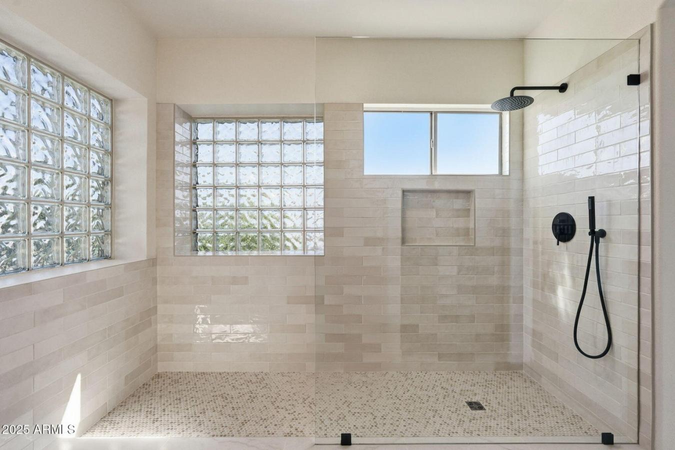 Phoenix, Maricopa, 85008, United States, 5 Bedrooms Bedrooms, ,3 BathroomsBathrooms,Residential,For Sale,2003801