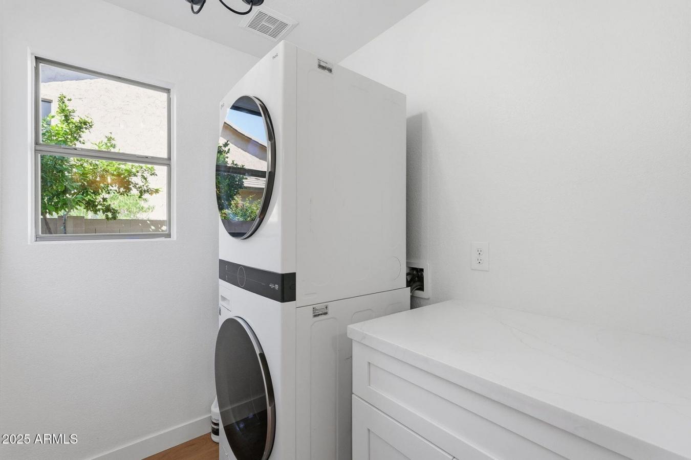 Phoenix, Maricopa, 85008, United States, 5 Bedrooms Bedrooms, ,3 BathroomsBathrooms,Residential,For Sale,2003801