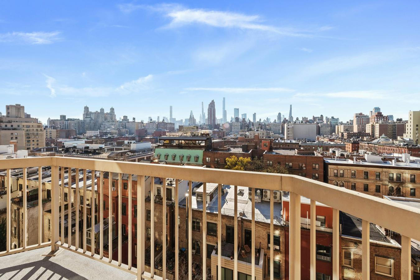 New York, New York, 10024, United States, 3 Bedrooms Bedrooms, ,2 BathroomsBathrooms,Residential,For Sale,2003798