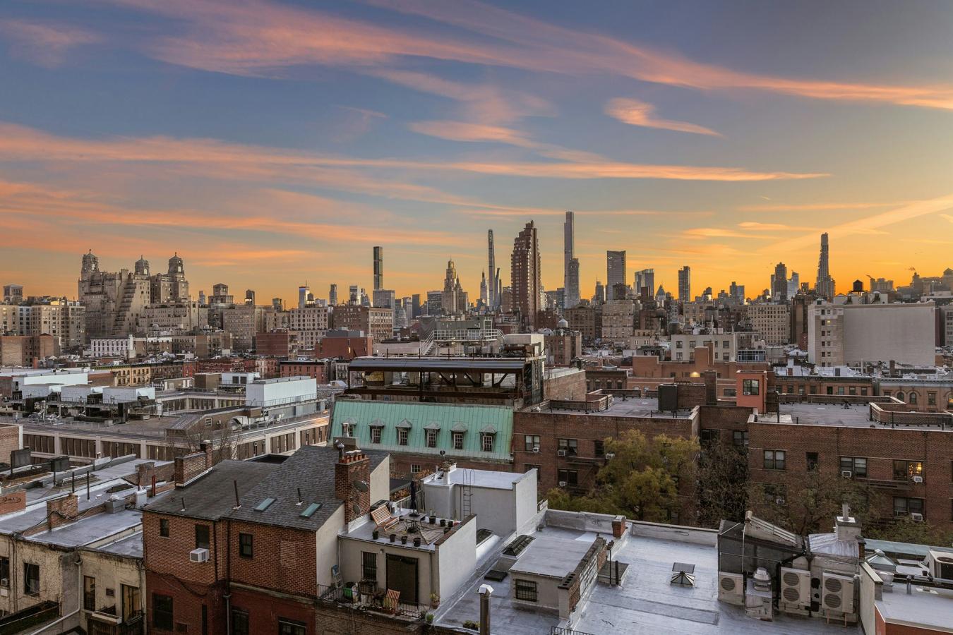 New York, New York, 10024, United States, 3 Bedrooms Bedrooms, ,2 BathroomsBathrooms,Residential,For Sale,2003798