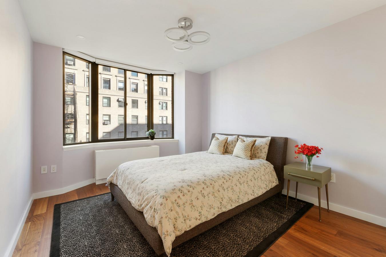 New York, New York, 10024, United States, 3 Bedrooms Bedrooms, ,2 BathroomsBathrooms,Residential,For Sale,2003798