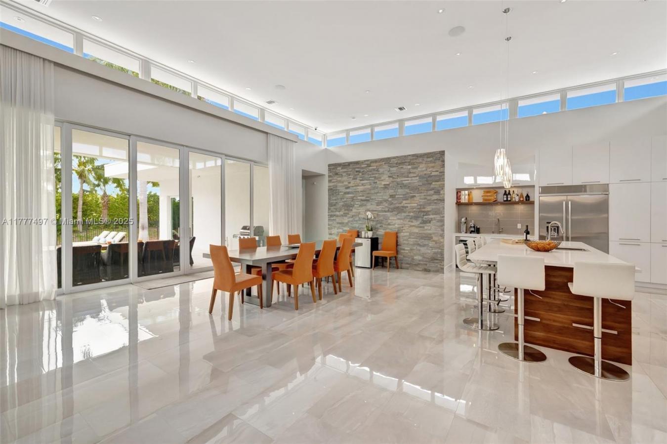 Hallandale, Florida, 33009, United States, 5 Bedrooms Bedrooms, ,5 BathroomsBathrooms,Residential,For Sale,2003797