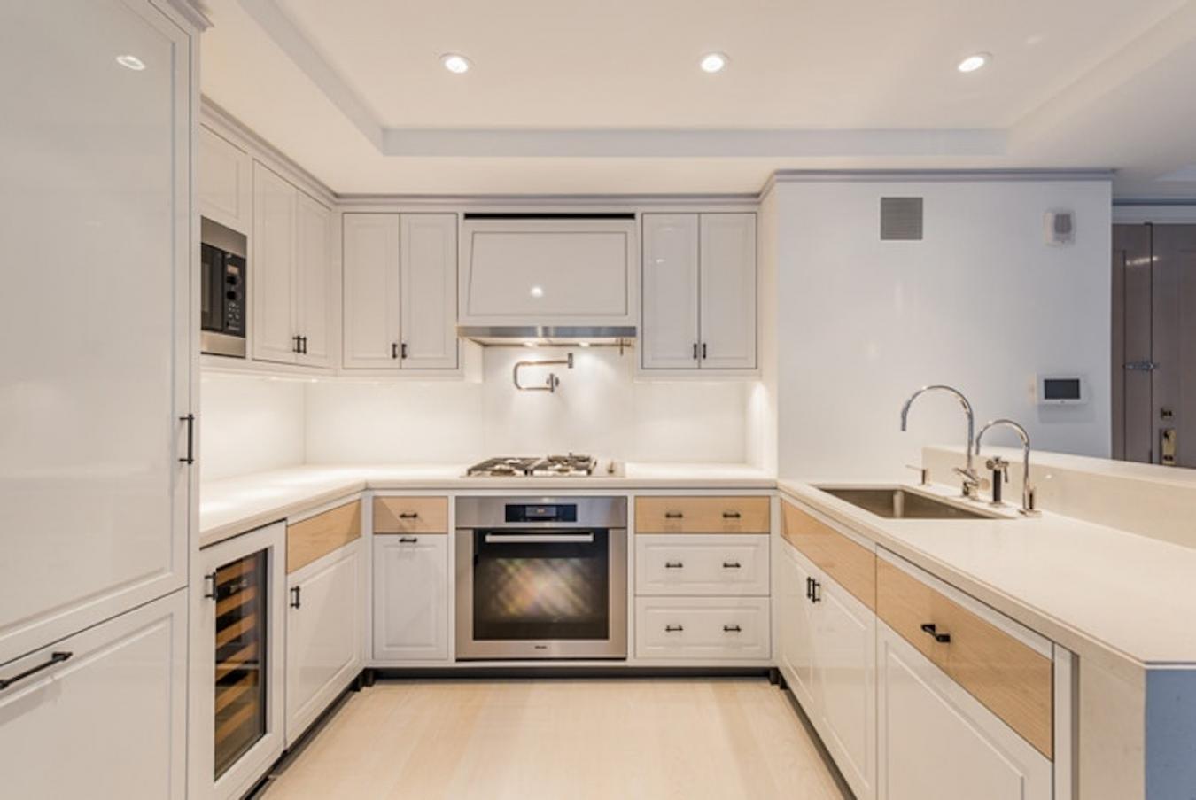 New York, New York, 10065, United States, 2 Bedrooms Bedrooms, ,2 BathroomsBathrooms,Residential,For Sale,2003796