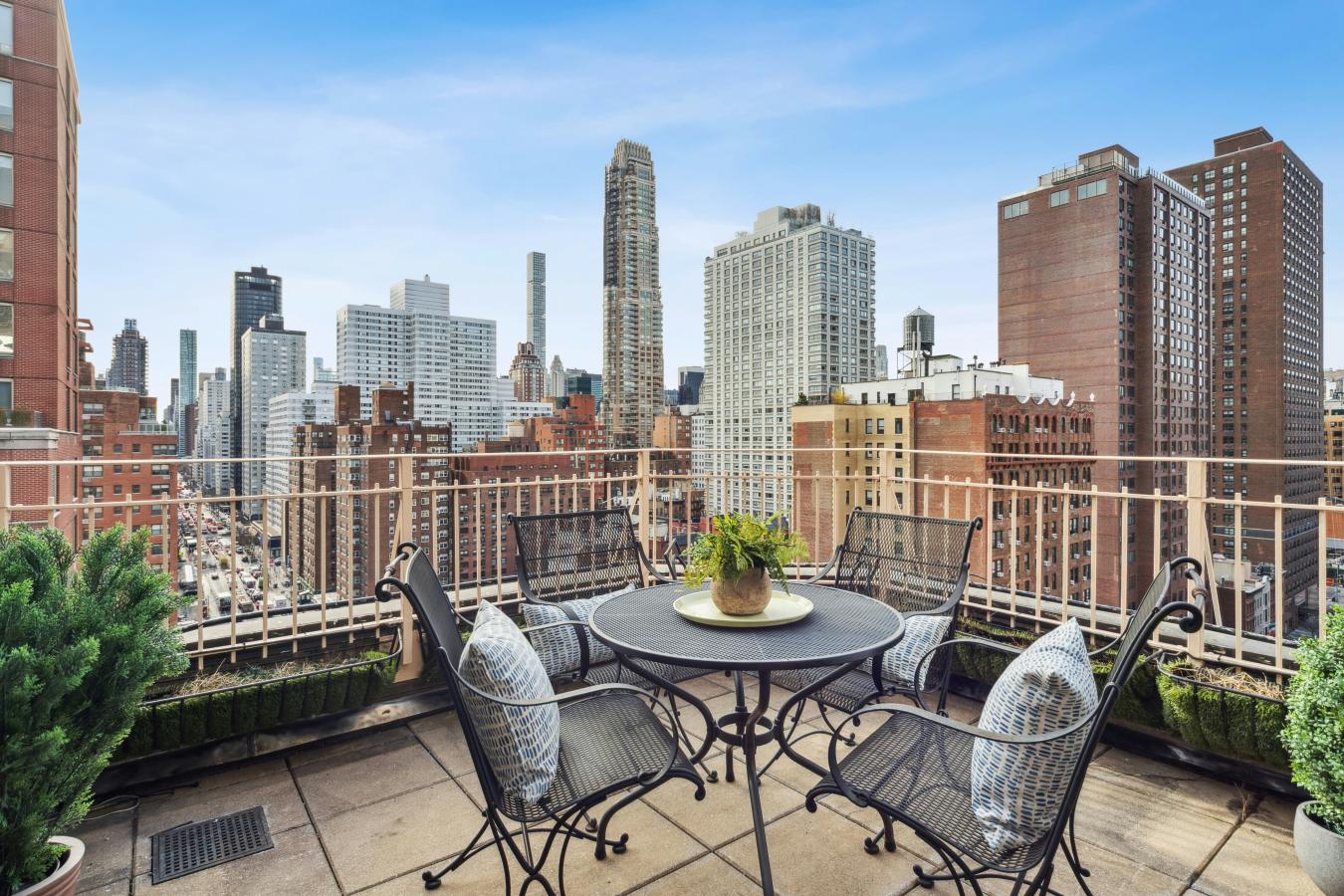 New York, New York, 10021, United States, 1 Bedroom Bedrooms, ,1 BathroomBathrooms,Residential,For Sale,2003791