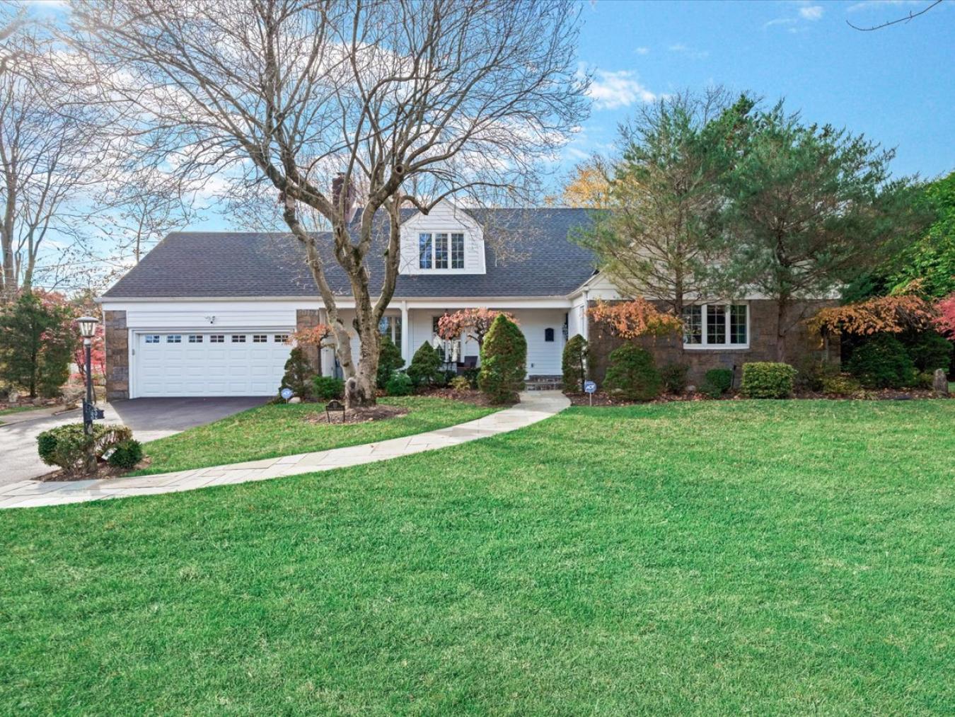 Eastchester, Westchester County, 10709, United States, 3 Bedrooms Bedrooms, ,3 BathroomsBathrooms,Residential,For Sale,2003788