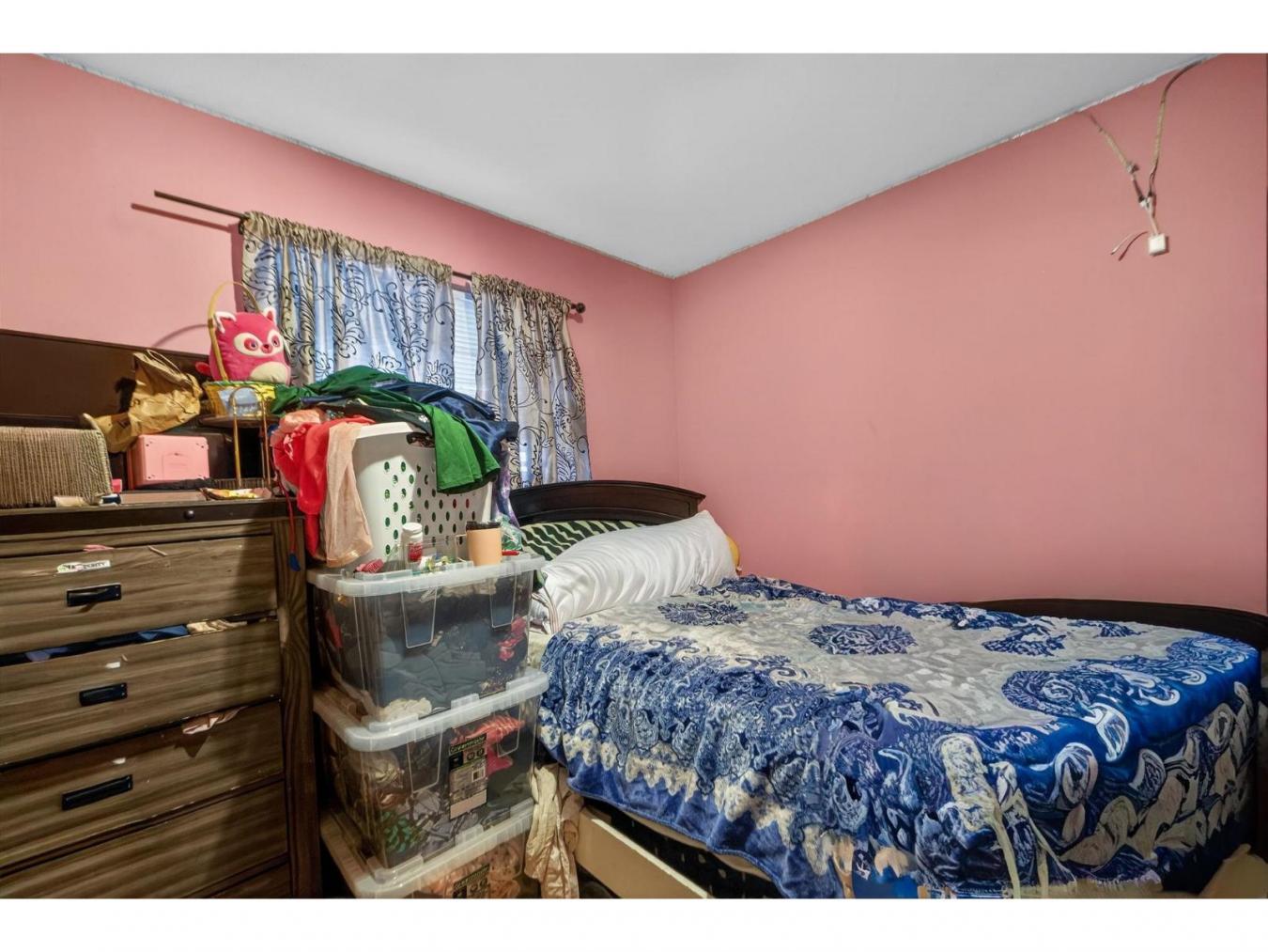 Surrey, BC, V3W5J8, Canada, 5 Bedrooms Bedrooms, ,3 BathroomsBathrooms,Residential,For Sale,2003785