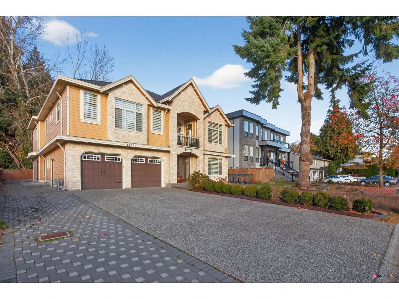 Surrey, Canada, V3R6W2, Canada, 9 Bedrooms Bedrooms, ,6 BathroomsBathrooms,Residential,For Sale,2003784