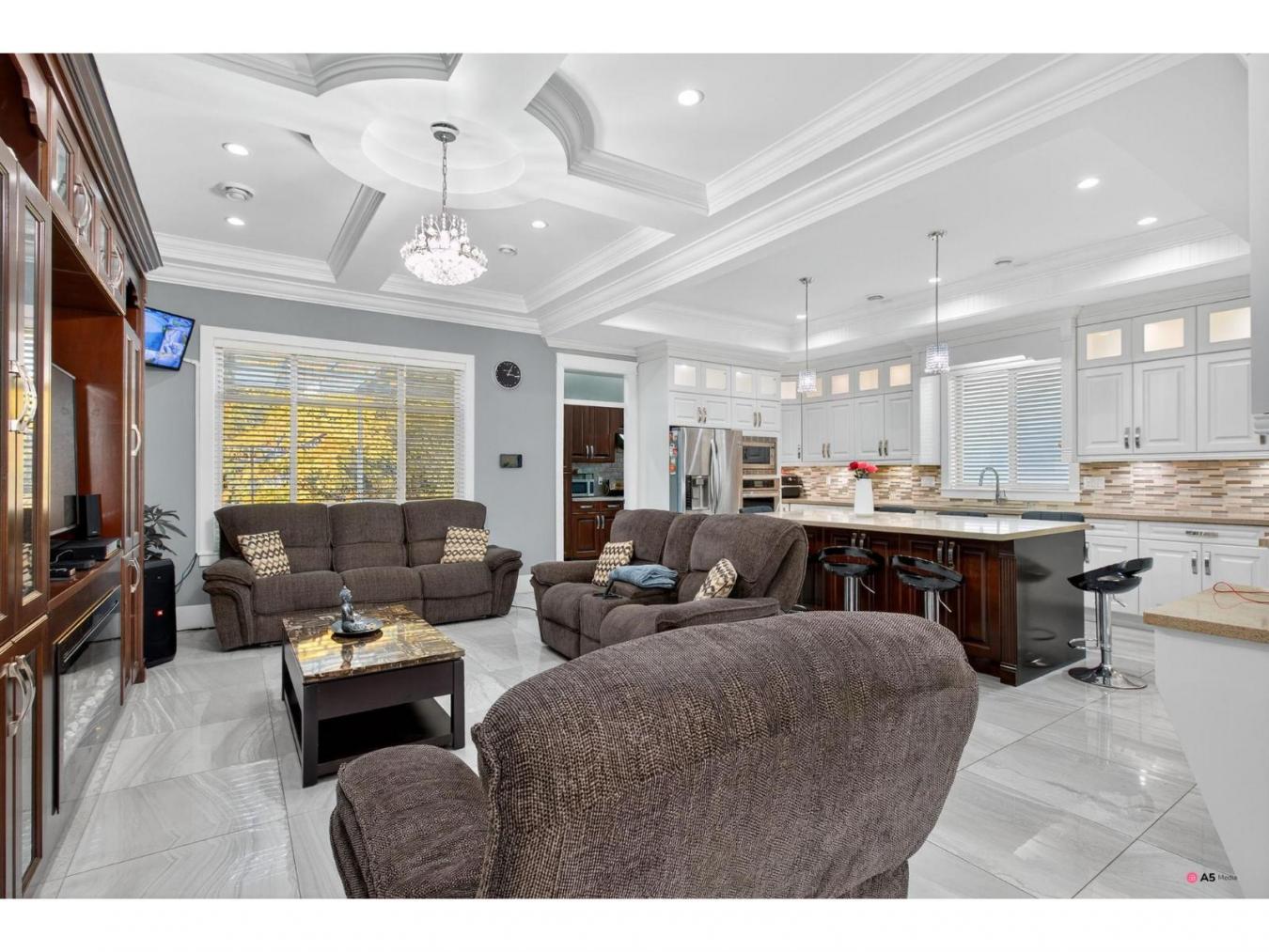 Surrey, Canada, V3R6W2, Canada, 9 Bedrooms Bedrooms, ,6 BathroomsBathrooms,Residential,For Sale,2003784