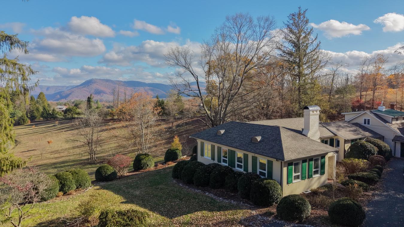 Caldwell, Greenbrier, 24925, United States, 5 Bedrooms Bedrooms, ,4 BathroomsBathrooms,Residential,For Sale,2003782