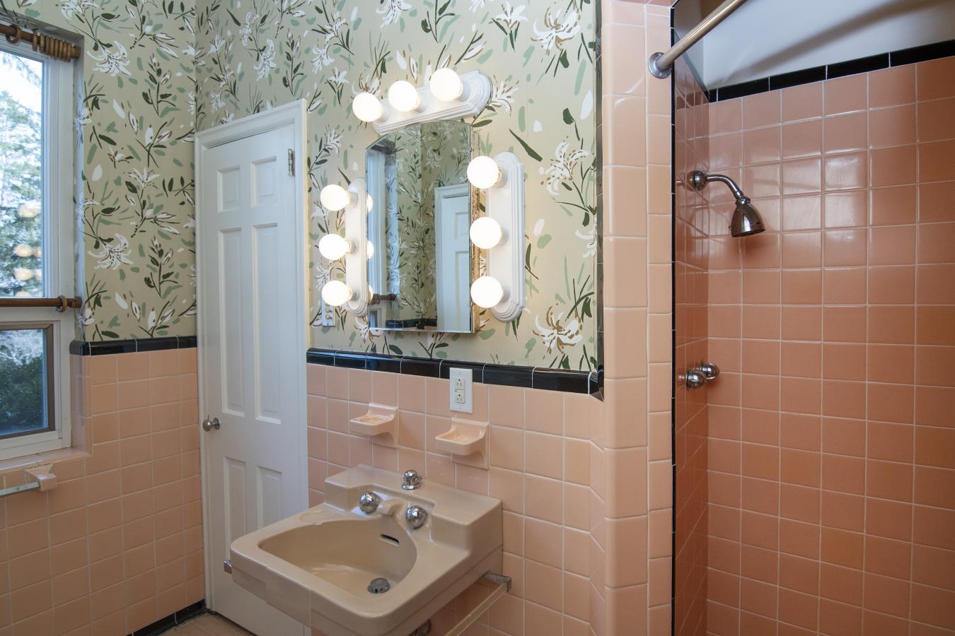 Caldwell, Greenbrier, 24925, United States, 5 Bedrooms Bedrooms, ,4 BathroomsBathrooms,Residential,For Sale,2003782