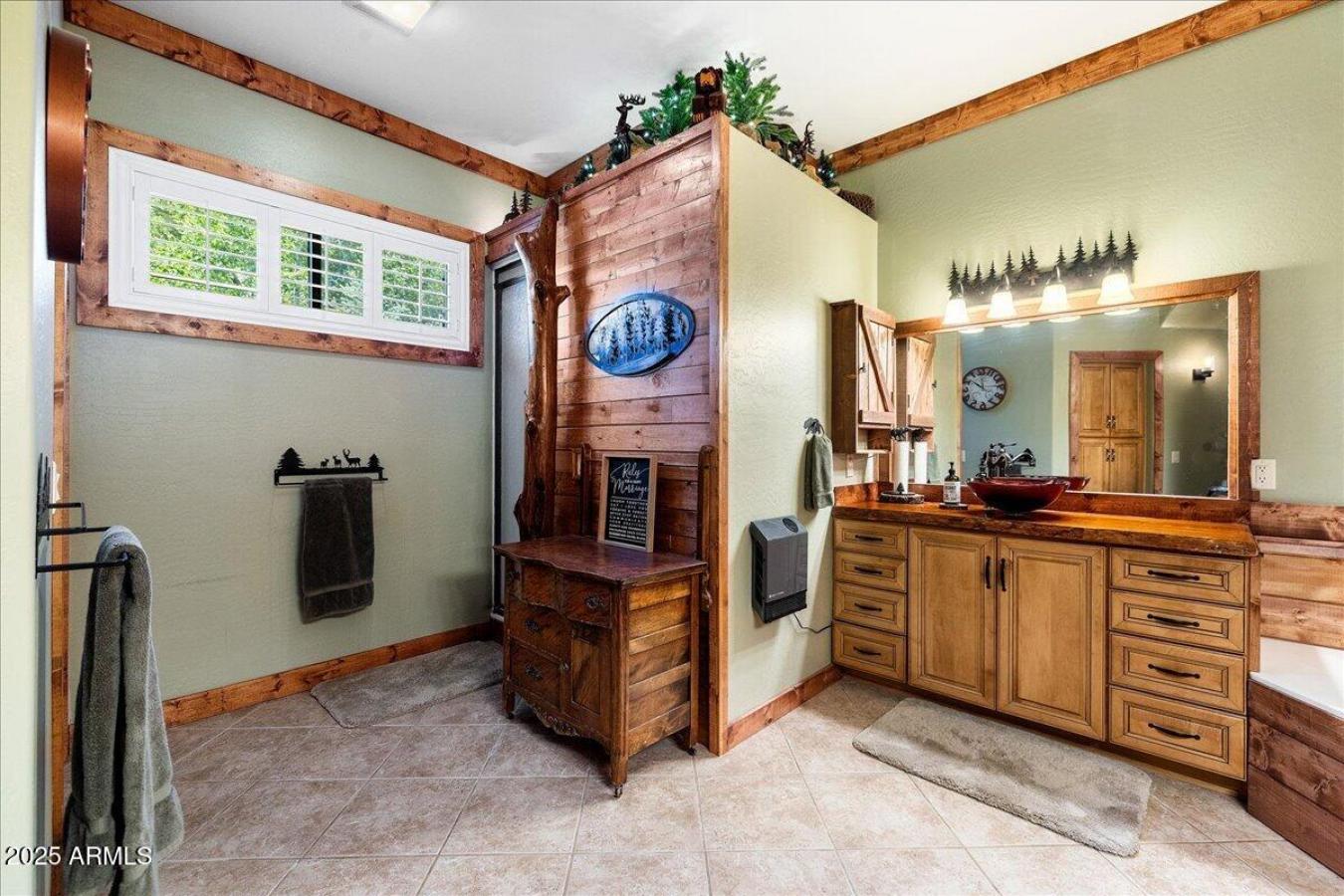 Prescott, Yavapai, 86303, United States, 3 Bedrooms Bedrooms, ,4 BathroomsBathrooms,Residential,For Sale,2003779