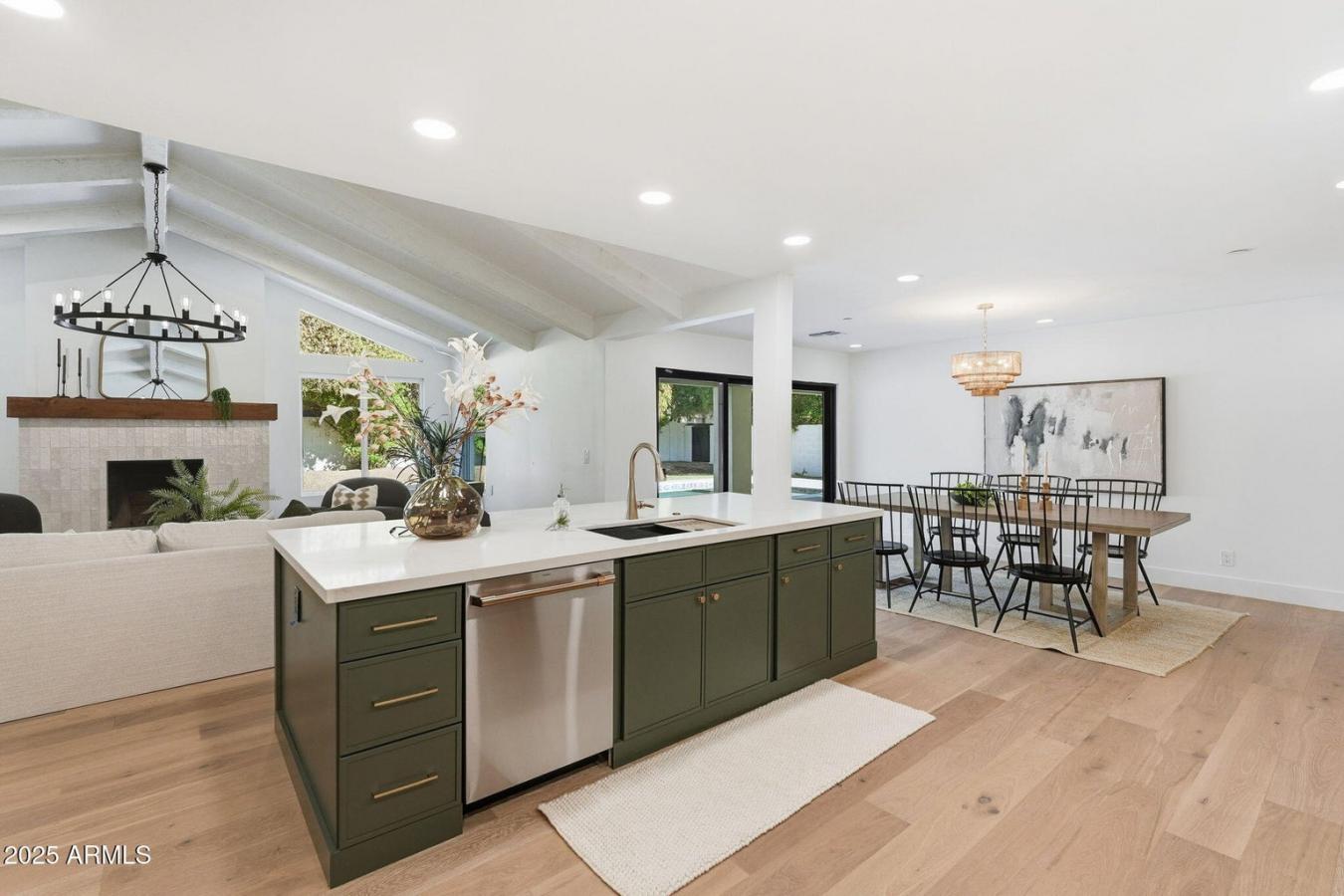 Scottsdale, Maricopa, 85251, United States, 4 Bedrooms Bedrooms, ,4 BathroomsBathrooms,Residential,For Sale,2003776