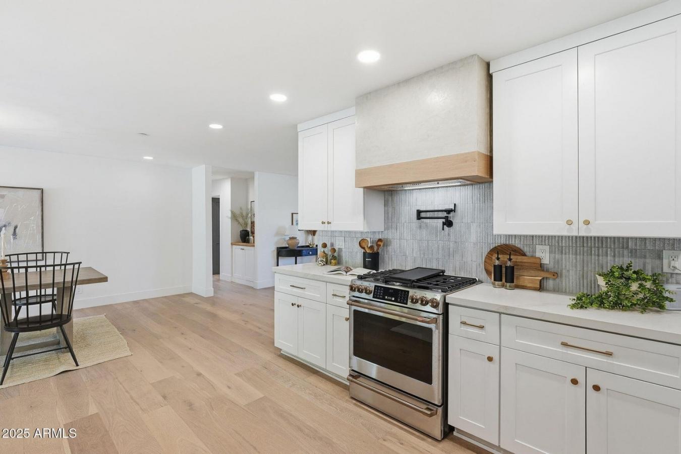 Scottsdale, Maricopa, 85251, United States, 4 Bedrooms Bedrooms, ,4 BathroomsBathrooms,Residential,For Sale,2003776