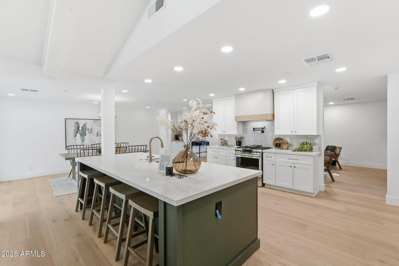 Scottsdale, Maricopa, 85251, United States, 4 Bedrooms Bedrooms, ,4 BathroomsBathrooms,Residential,For Sale,2003776