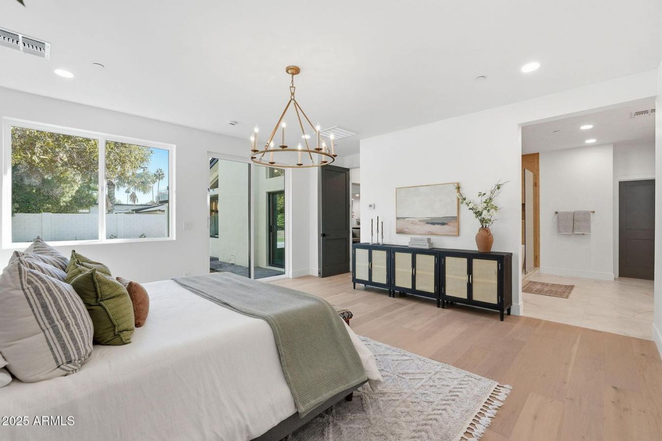 Scottsdale, Maricopa, 85251, United States, 4 Bedrooms Bedrooms, ,4 BathroomsBathrooms,Residential,For Sale,2003776