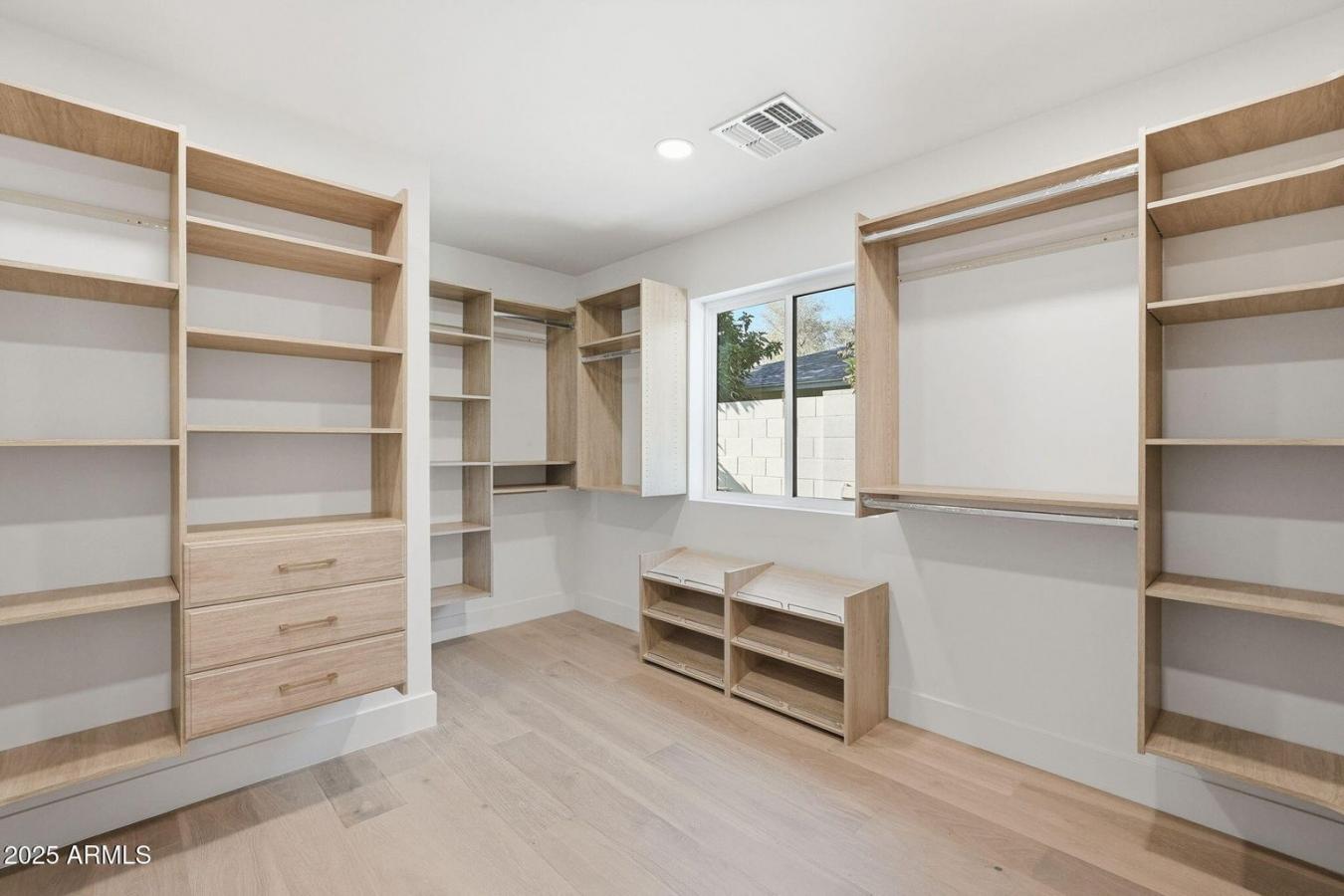 Scottsdale, Maricopa, 85251, United States, 4 Bedrooms Bedrooms, ,4 BathroomsBathrooms,Residential,For Sale,2003776