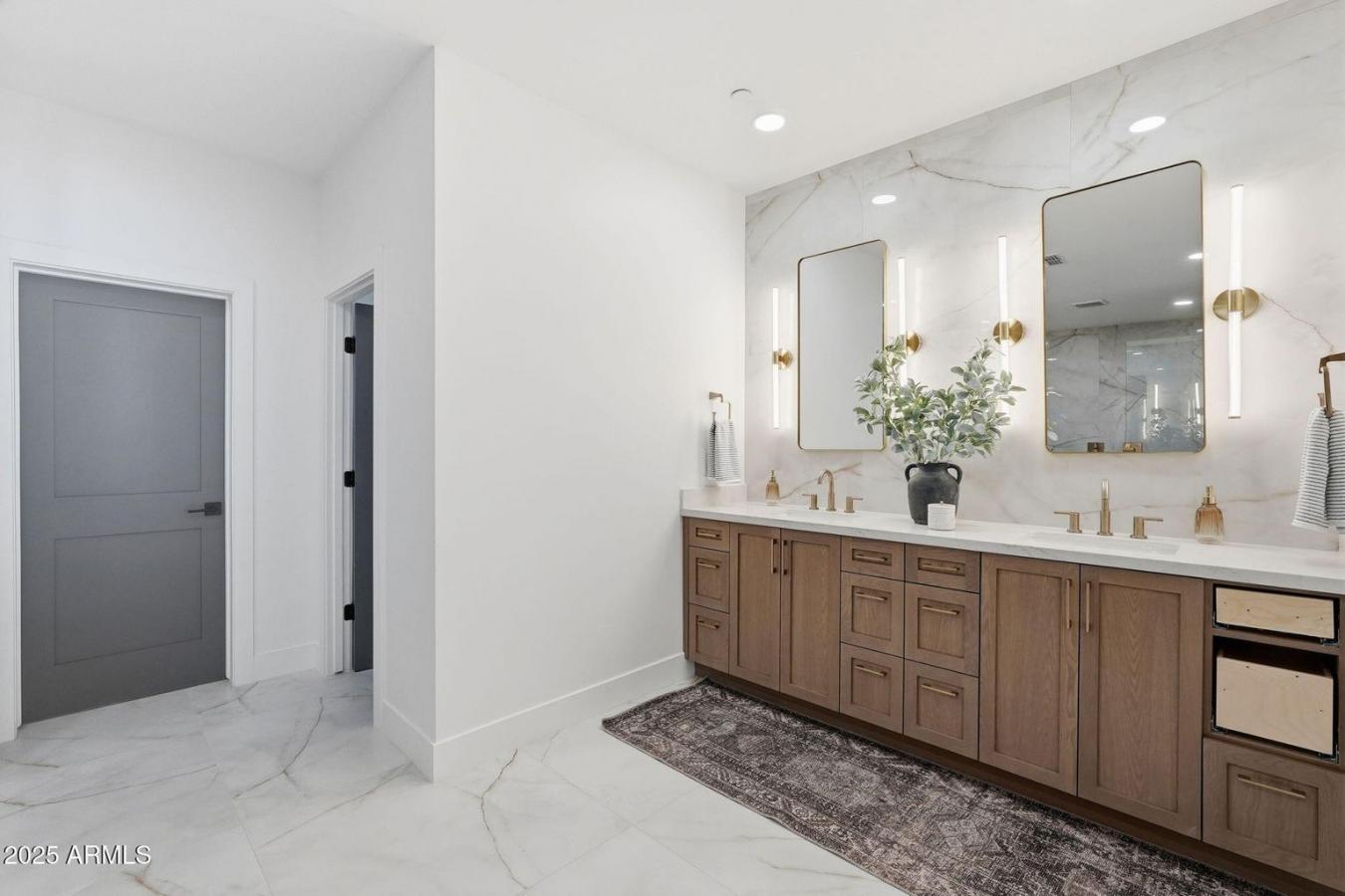 Scottsdale, Maricopa, 85251, United States, 4 Bedrooms Bedrooms, ,4 BathroomsBathrooms,Residential,For Sale,2003776