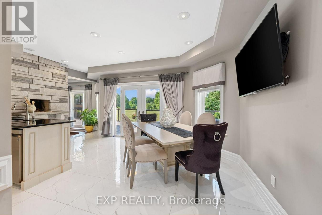 King, ON, L7B0C7, Canada, 4 Bedrooms Bedrooms, ,5 BathroomsBathrooms,Residential,For Sale,2003773