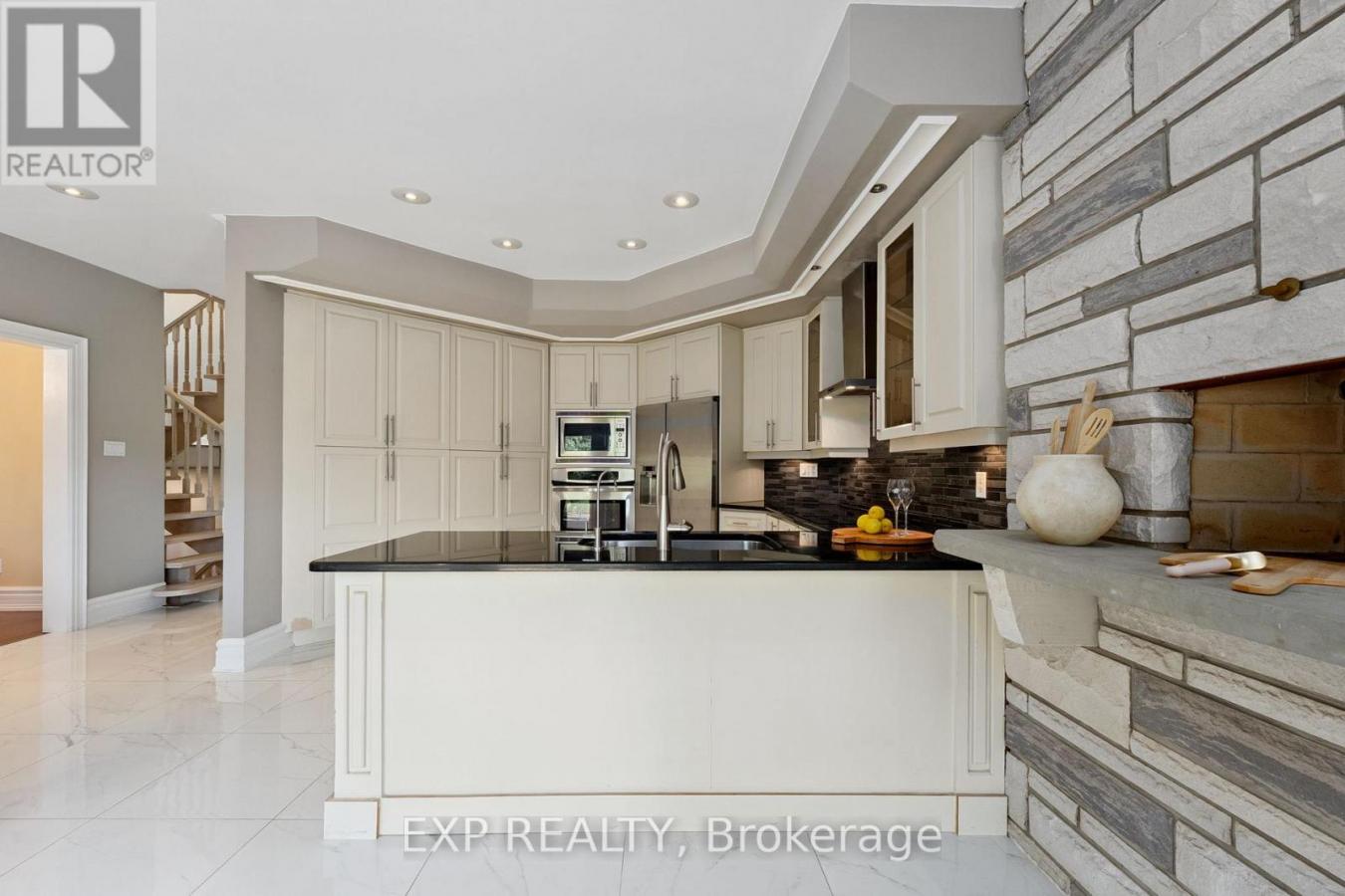 King, ON, L7B0C7, Canada, 4 Bedrooms Bedrooms, ,5 BathroomsBathrooms,Residential,For Sale,2003773