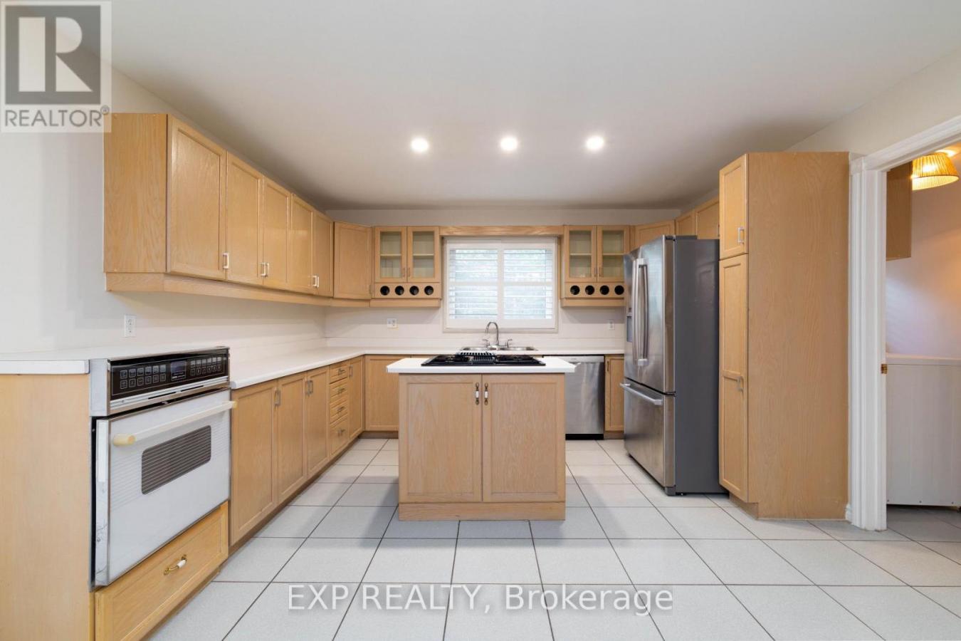 King (King City), ON, L7B1C8, Canada, 4 Bedrooms Bedrooms, ,3 BathroomsBathrooms,Residential,For Sale,2003772