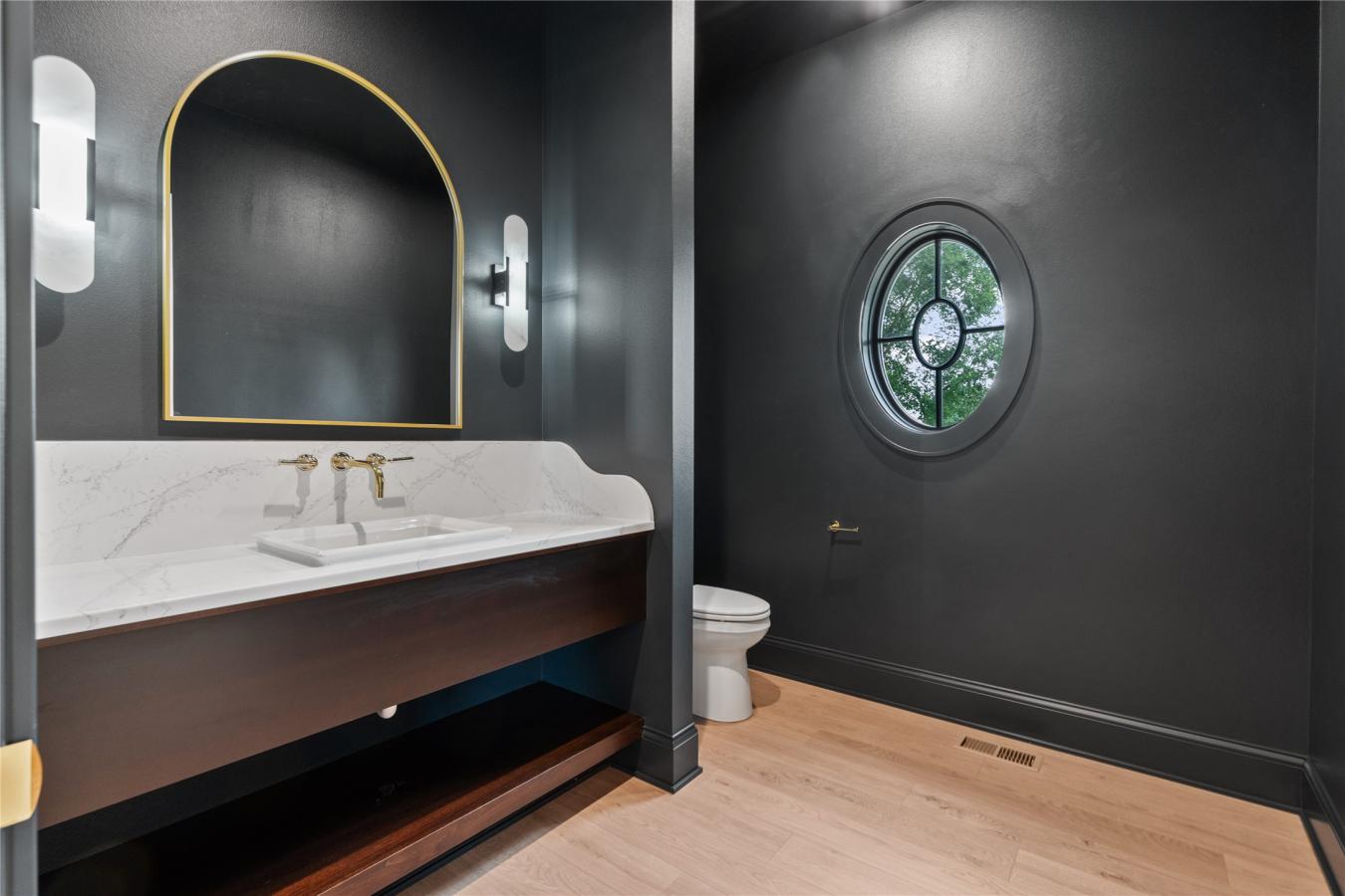 Pella, Marion, 50219, United States, 5 Bedrooms Bedrooms, ,4 BathroomsBathrooms,Residential,For Sale,2003771