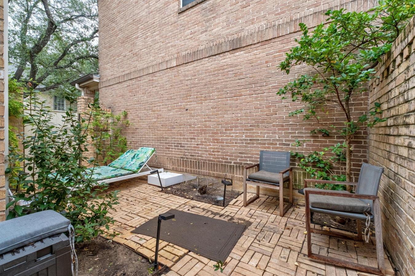 Austin, Texas, 78701, United States, 3 Bedrooms Bedrooms, ,3 BathroomsBathrooms,Residential,For Sale,2003768