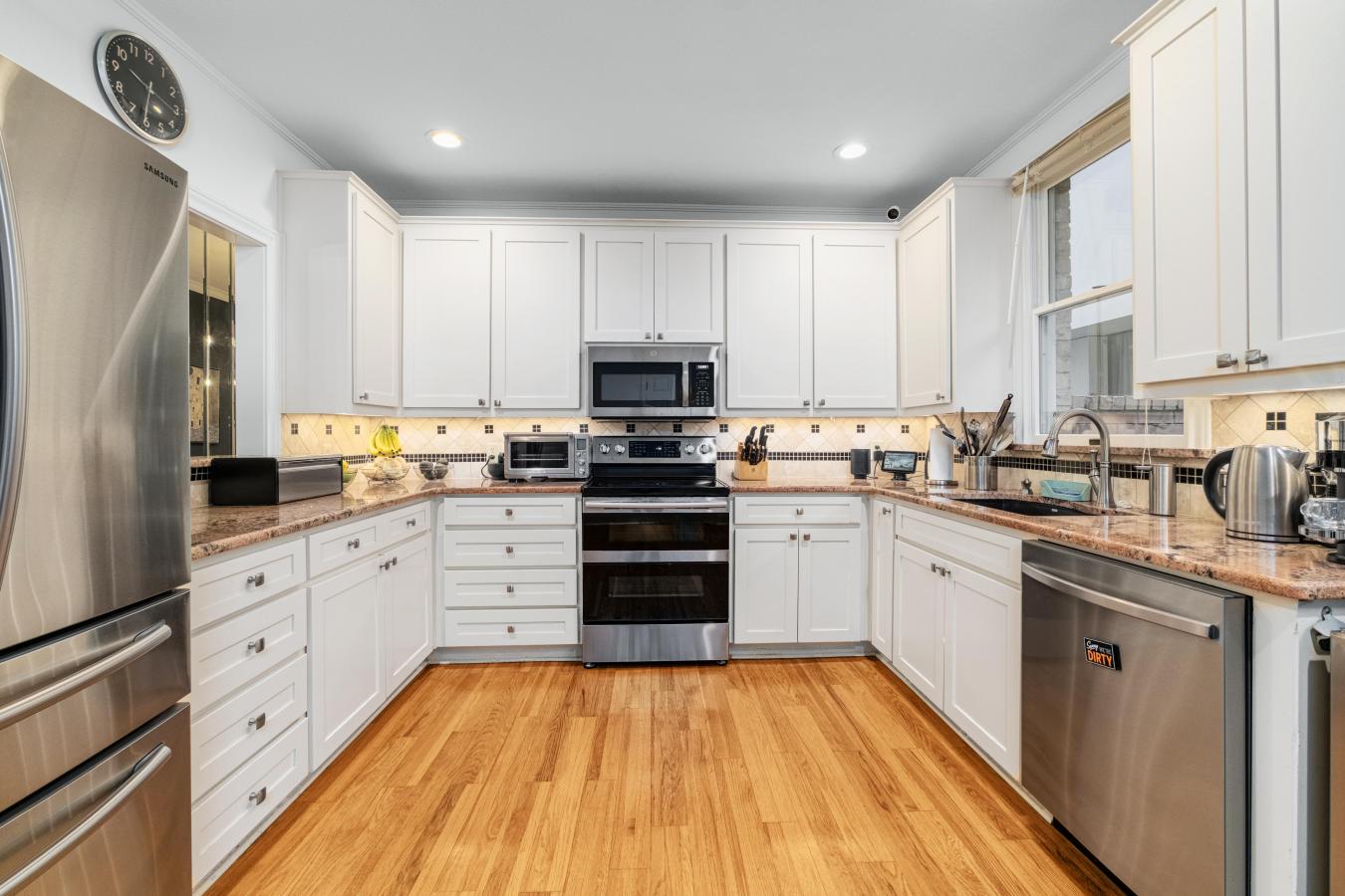 Austin, Texas, 78701, United States, 3 Bedrooms Bedrooms, ,3 BathroomsBathrooms,Residential,For Sale,2003768