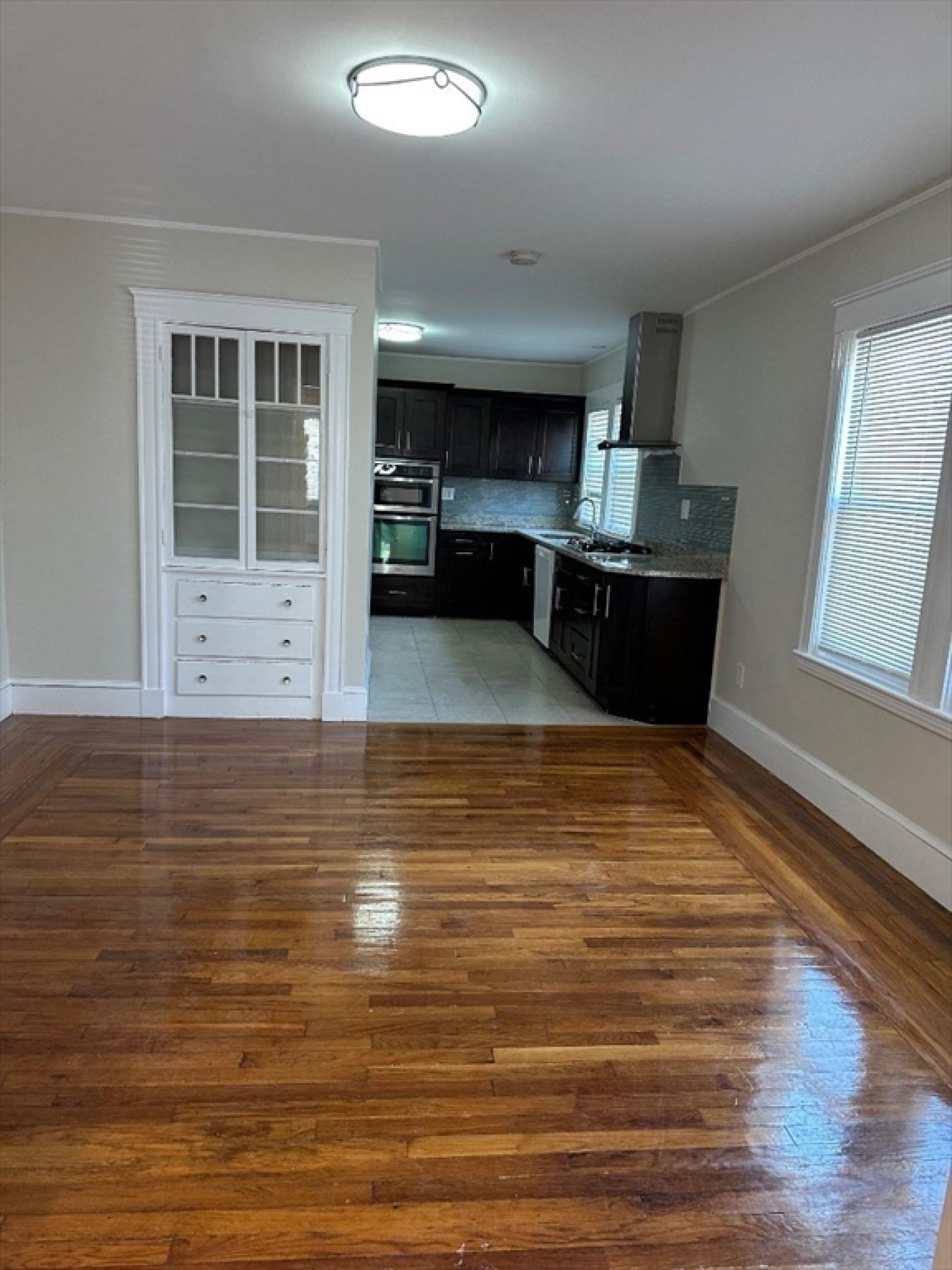 LOCATION, LOCATION, LOCATION! This beautiful &amp; well-maintained – image 1
