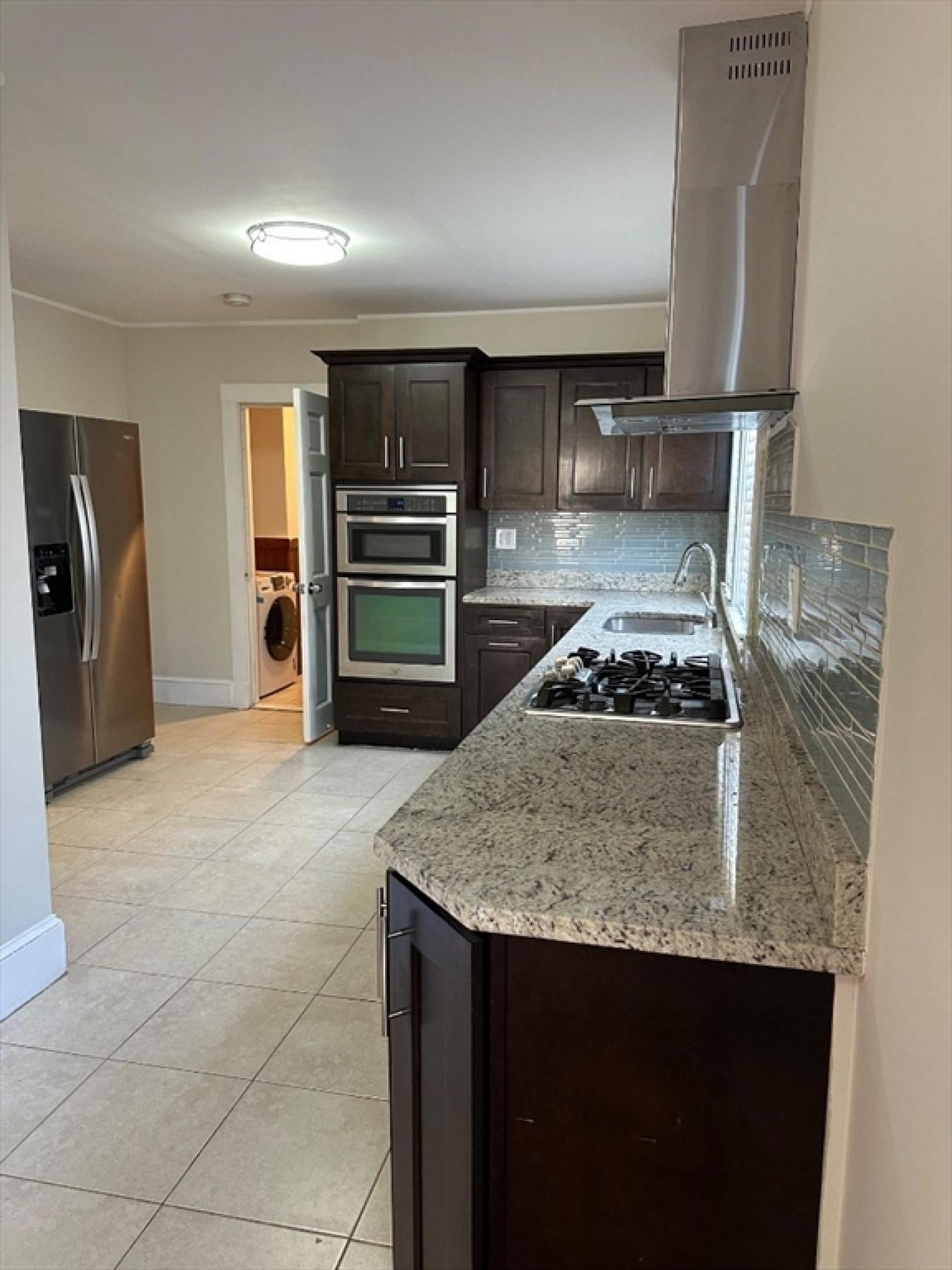 LOCATION, LOCATION, LOCATION! This beautiful &amp; well-maintained – image 3