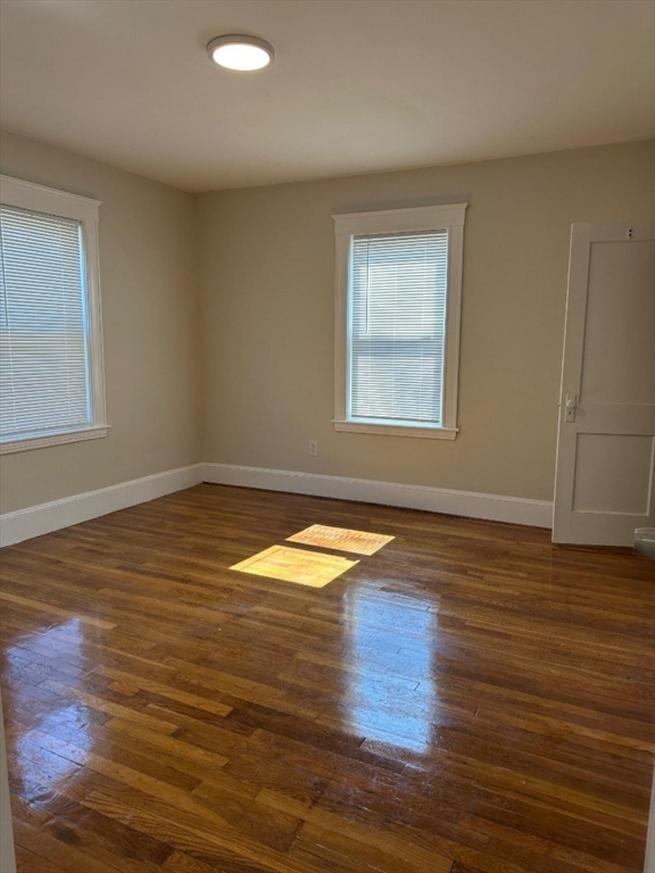 LOCATION, LOCATION, LOCATION! This beautiful &amp; well-maintained – image 4