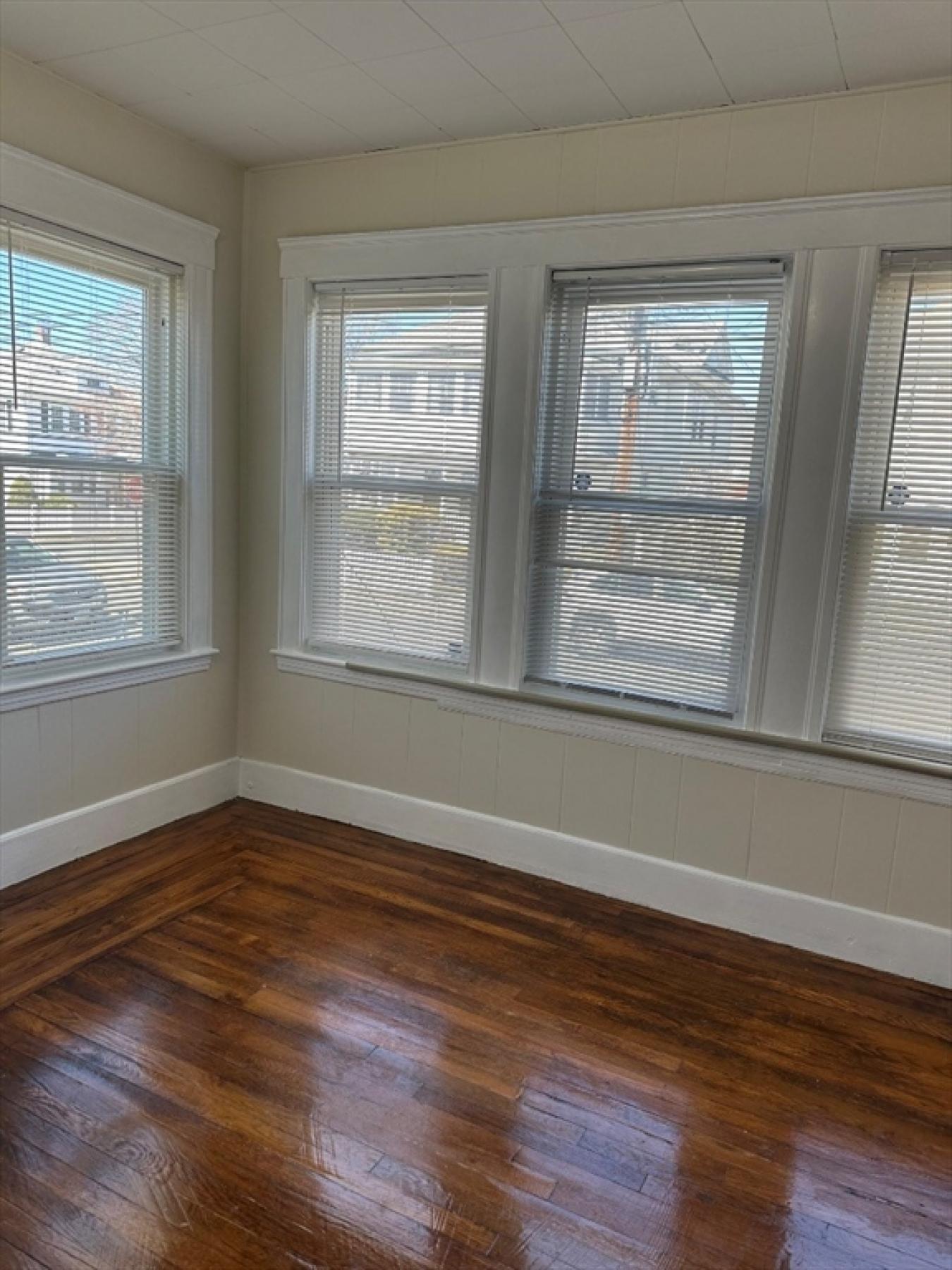LOCATION, LOCATION, LOCATION! This beautiful &amp; well-maintained – image 9