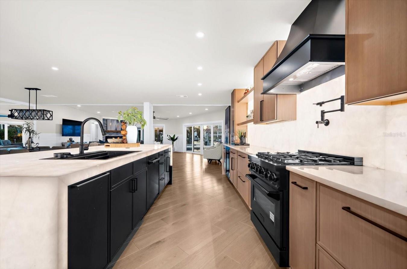 CLEARWATER BEACH, Pinellas, 33767, United States, 4 Bedrooms Bedrooms, ,3 BathroomsBathrooms,Residential,For Sale,2003764