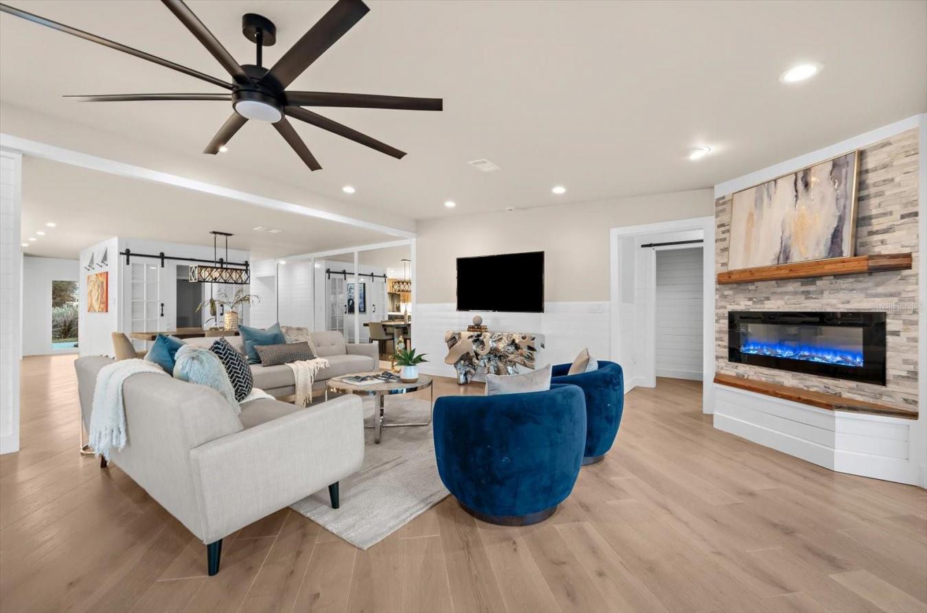 CLEARWATER BEACH, Pinellas, 33767, United States, 4 Bedrooms Bedrooms, ,3 BathroomsBathrooms,Residential,For Sale,2003764