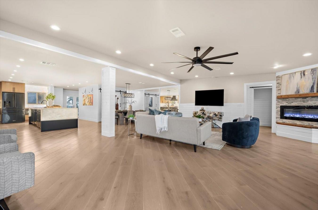 CLEARWATER BEACH, Pinellas, 33767, United States, 4 Bedrooms Bedrooms, ,3 BathroomsBathrooms,Residential,For Sale,2003764