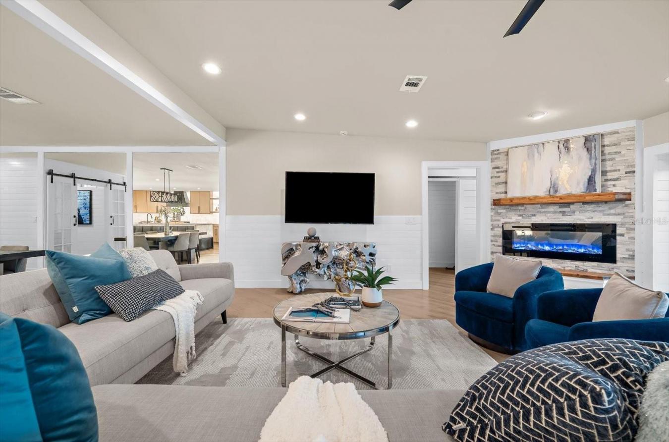 CLEARWATER BEACH, Pinellas, 33767, United States, 4 Bedrooms Bedrooms, ,3 BathroomsBathrooms,Residential,For Sale,2003764